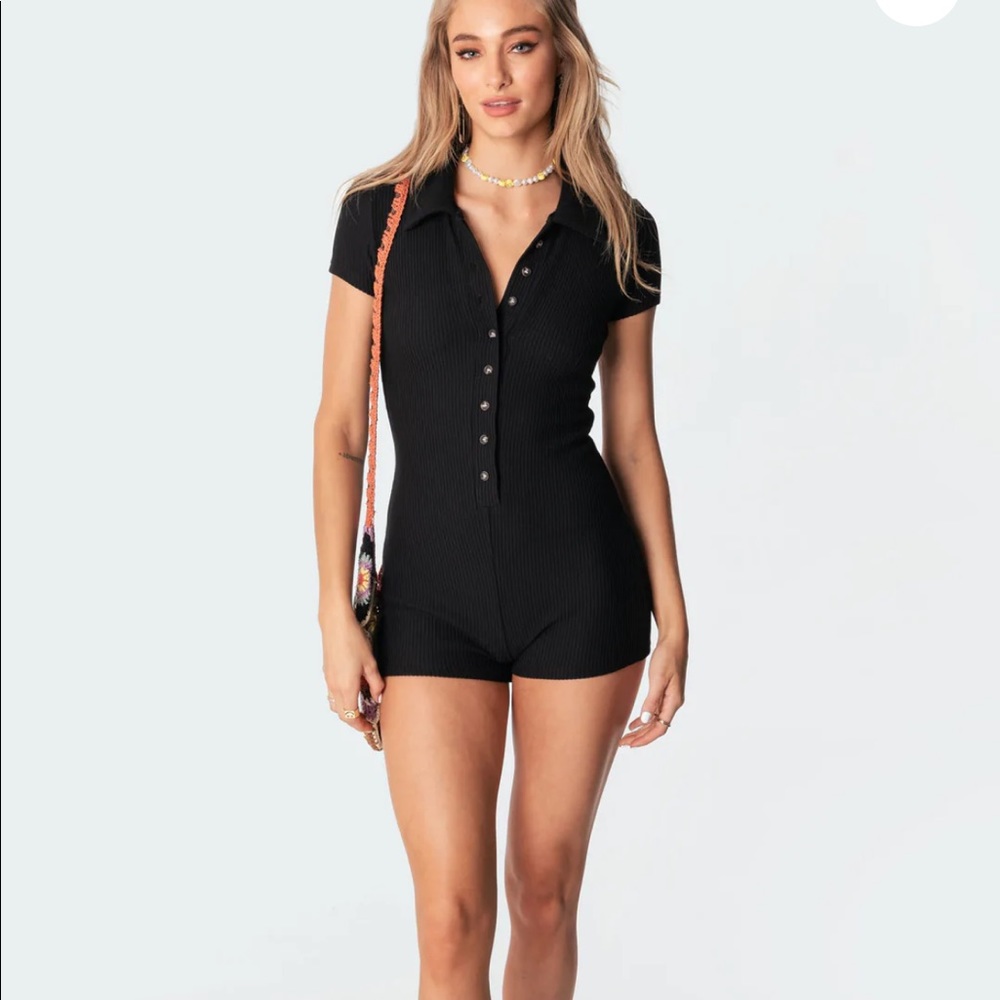 Black ribbed romper